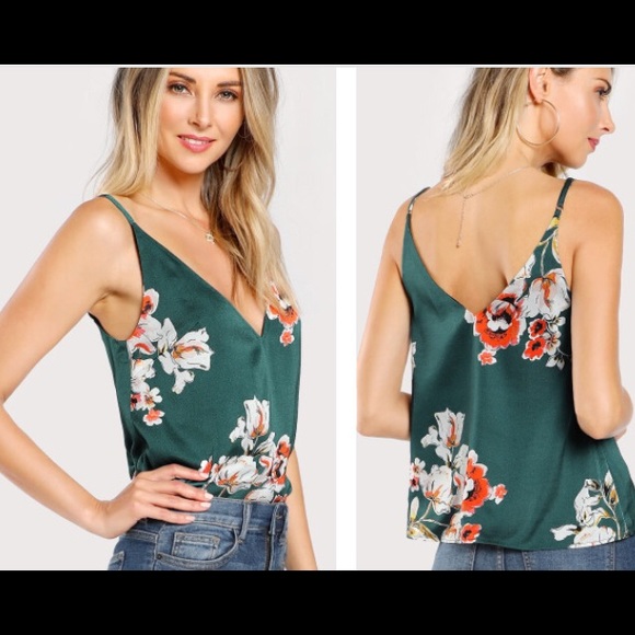XS Shein flower top - Picture 1 of 6